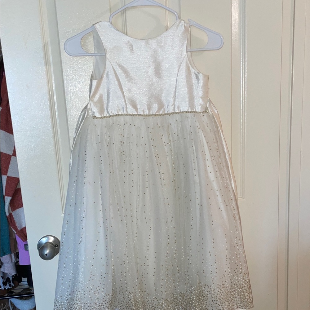 David's Bridal Flower Girls White and Gold